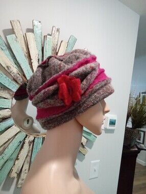 Lafenice Wool Gray & Magenta Wool Hat w/Red Flower Accent Made In Italy